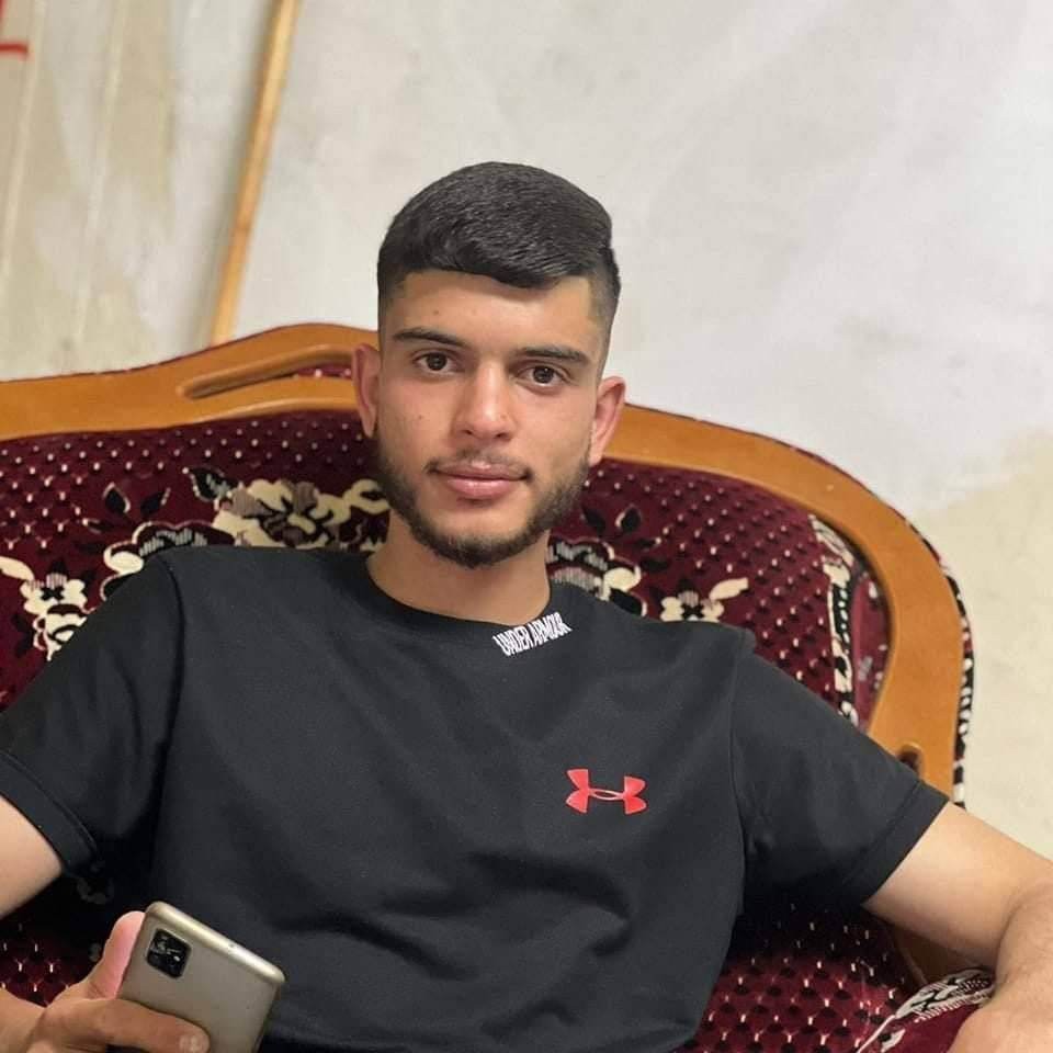 أهالي بلدة حوسان يُشيعون جثمان الشهيد زكريا زعول