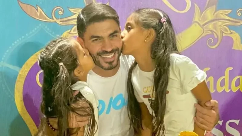 شاهد : لماذا أخفى خالد سليم وجود ابنة ثالثه له عن جمهوره؟!