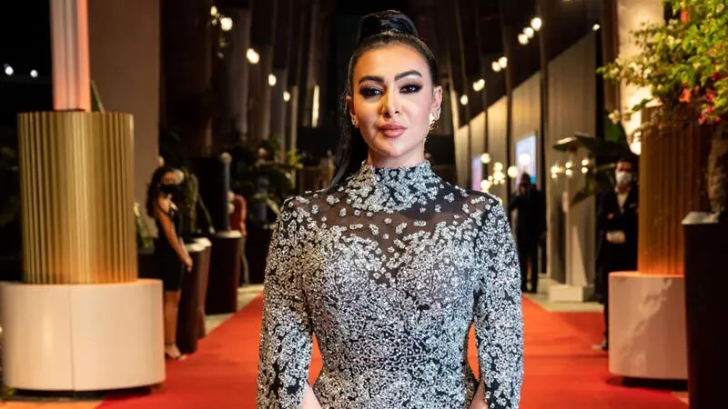 شاهد : ميرهان حسين تعلن اعتزالها و تكشف عن الأسباب