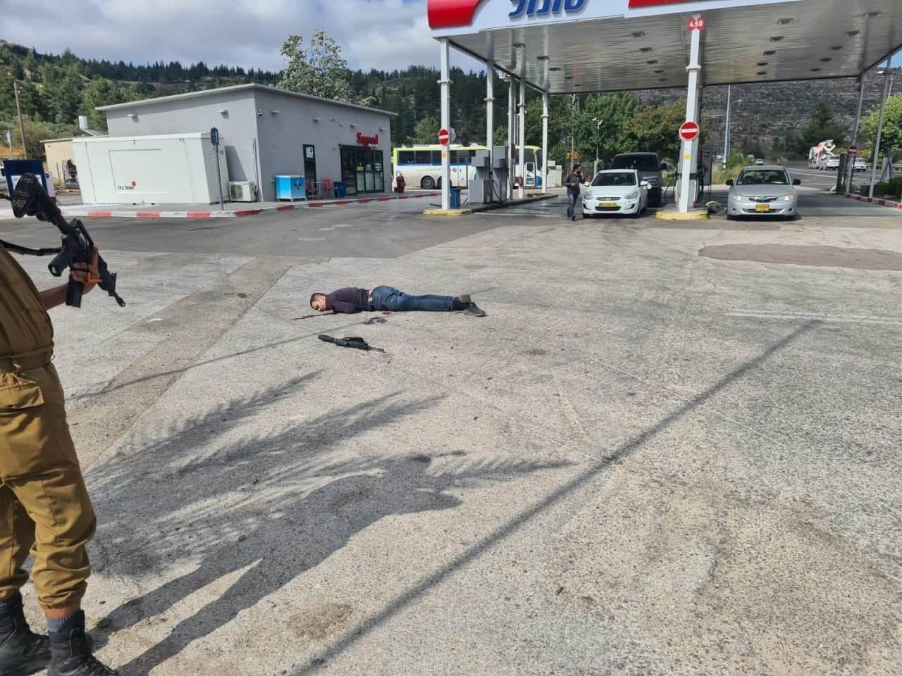 بالفيديو والصور: مقتل 4 إسرائيليين في عملية إطلاق نار قرب مستوطنة عيلي شمال رام الله