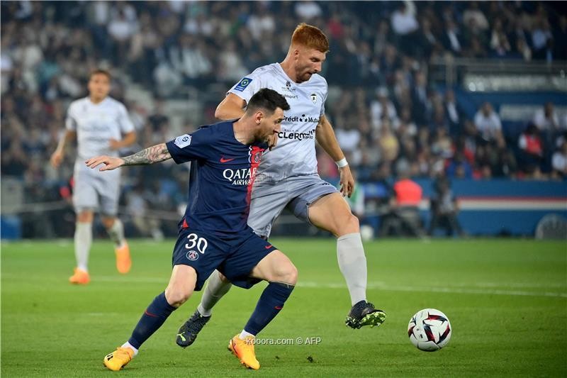 بالصور : باريس سانجرمان يفسد ليلة تتويجه بالسقوط امام كليرمون