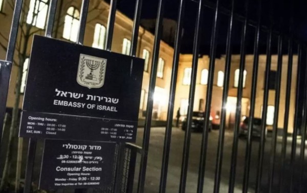 العبري: فعالية حرق نسخة من التوراة في ستوكهولم ستبدأ ظهر اليوم