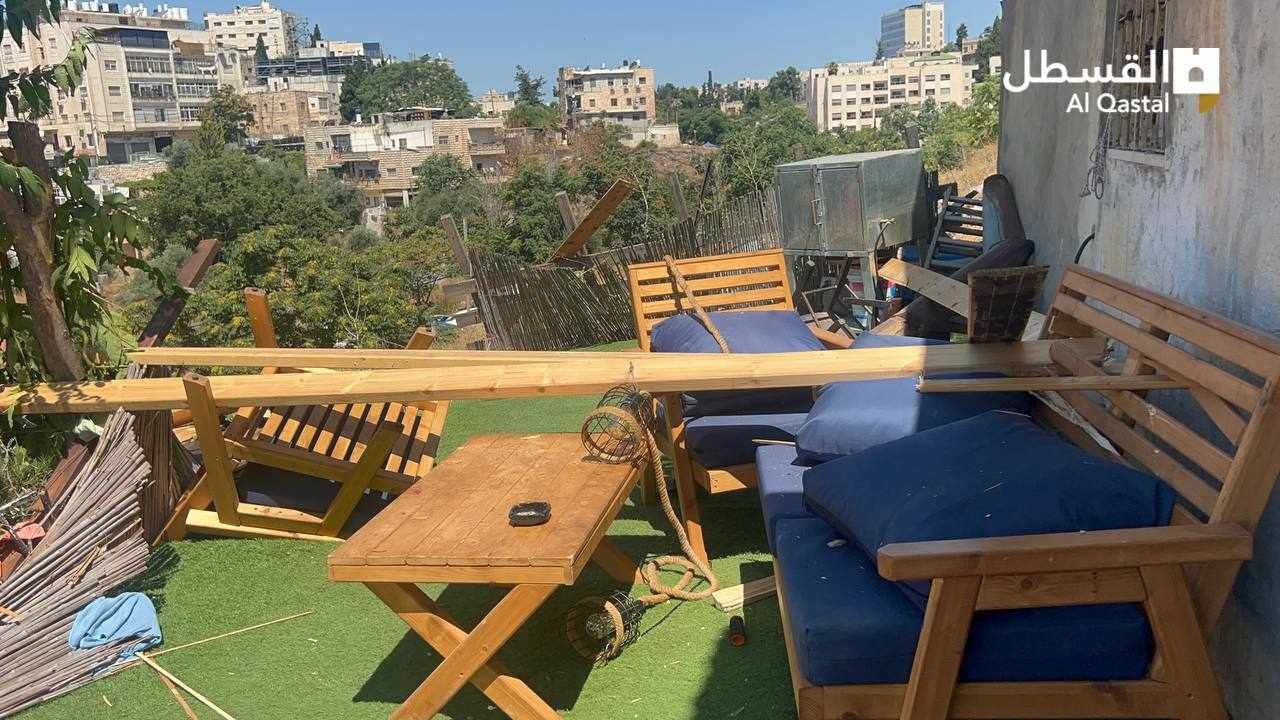 الاحتلال يهدم جدارًا استناديًا وعريشًا في الطور ووادي الجوز بالقدس