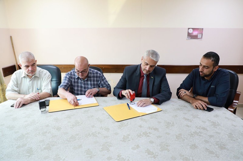 "الإعلام الحكومي" بغزة يوقع مذكرة تفاهم مع الخدمة العامة