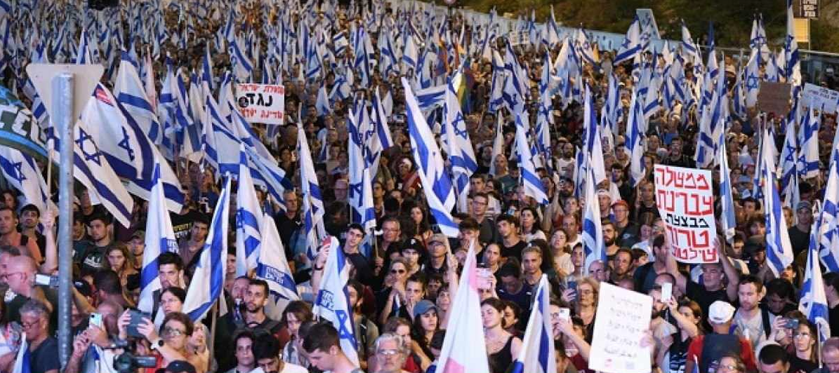 نتنياهو يدرس طرح صيغة جديدة لتليين خطة "الإصلاح القضائي"