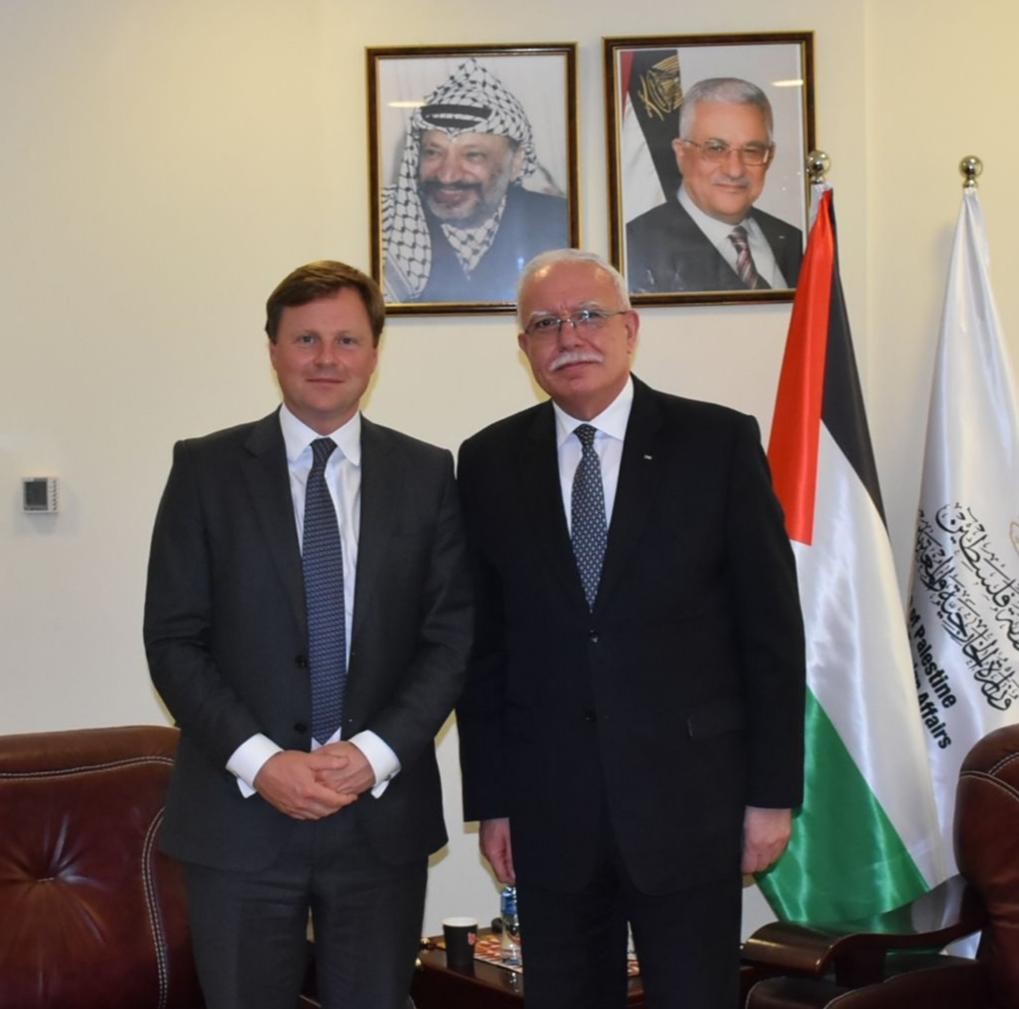 المالكي يلتقي بمسؤول بريطاني في رام الله