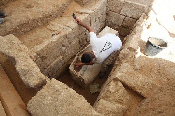 الكشف عن تفاصيل العثور على قبر من الرصاص المصبوب شمال قطاع غزة