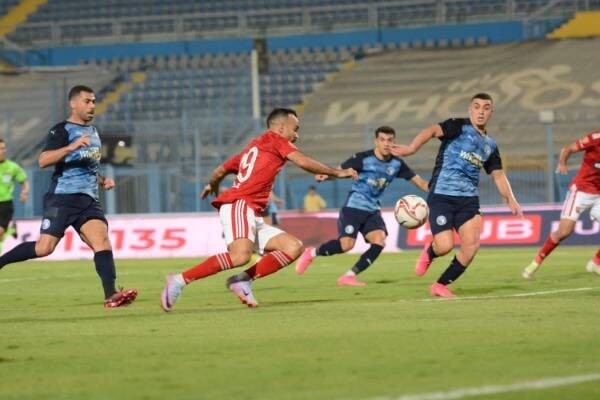 بالصور : بيراميدز يكتسح الأهلي.. وينهي حلم دوري اللا هزيمة
