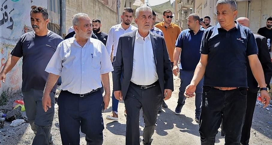 الصالح يتفقد آثار الدمار الذي خلفه الاحتلال في مخيم نور شمس