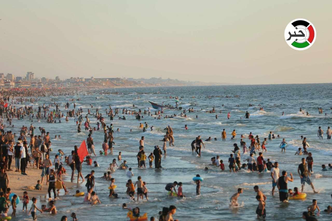 بلدية غزة تمنع السباحة بشكل كامل بدءًا من اليوم حتى الثلاثاء المقبل