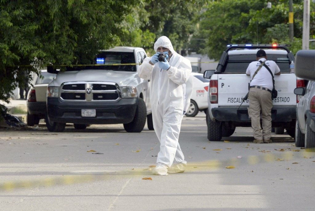 12 مقبرة جماعية