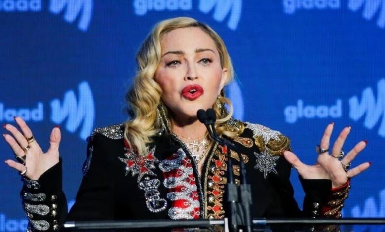 أول ظهور لـ مادونا بعد خروجها من العناية المركزة