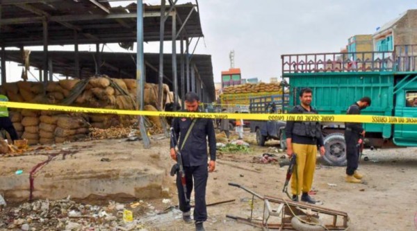 40 قتيلًا وإصابة 100 آخرين بانفجار عبوة في باكستان