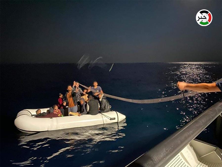 في مخيمات اللجوء اليونانية