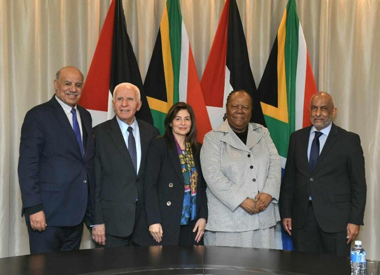 تفاصيل لقاء الأحمد بوزيرة العلاقات الدولية والتعاون في جمهورية جنوب افريقيا