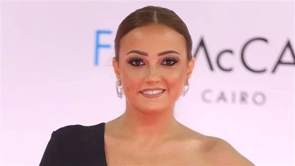 مواطن لبناني يشيد بالفنانة بشري بعد ترويجها للسياحة في مصر