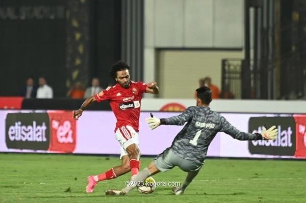 بالصور : تعادل مثير بين الأهلي والحرس في ليلة التتويج بالدوري المصري