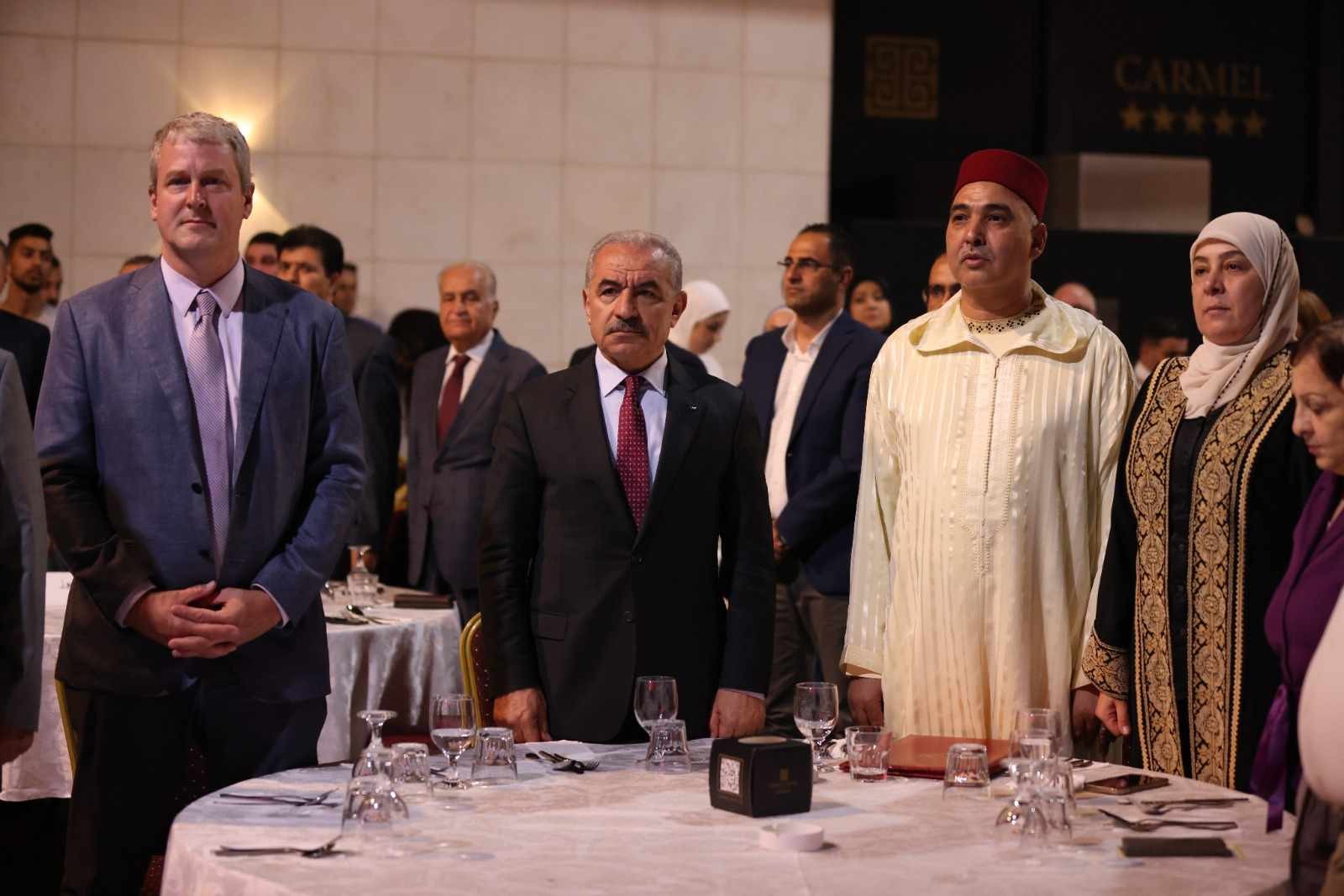 بحضور اشتية وعدد من الوزراء