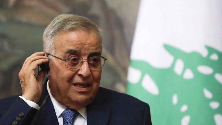 وزير الخارجية اللبناني يستنكر قرار البرلمان الأوروبي بإبقاء النازحين السوريين في لبنان