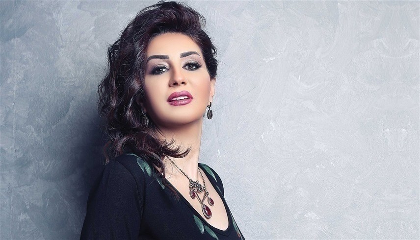 لأول مرة.. وفاء عامر مذيعة على قناة “هي”