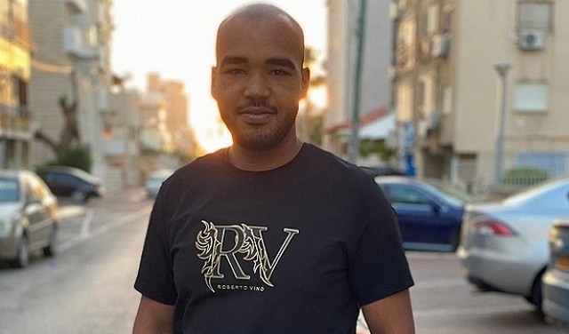 محكمة حيفا تُدين قصي عباس بزعم محاولته قتل يهودي في هبة الكرامة