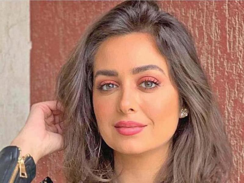 إصابة هبة مجدي وابنتها بتسمّم بوجبة من مطعم شهير