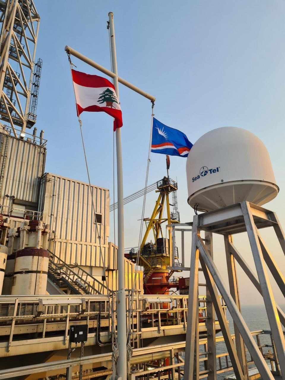 الإعلام العبري يُعلن وصول باخرة التنقيب عن النفط والغاز إلى البلوك 9 في لبنان