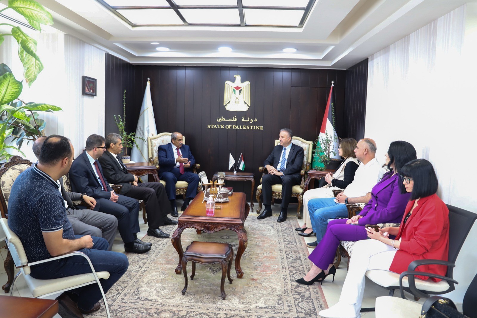 وزير الأشغال العامة يُكرّم الوزير عساف 