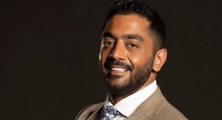 لحظة وصول أحمد فلوكس للمحكمة بعد ضبطة لتنفيذ حكم بالحبس