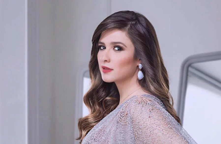 شاهد : ياسمين عبد العزيز تخطف الأنظار بهذه الإطلالة الساحرة