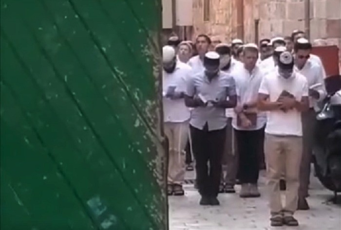 مستوطنون يجددون استهداف المسيحيين في القدس