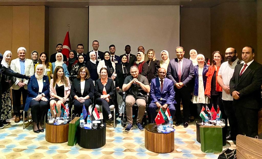 مركز "بيلر" يُنهي فعاليات تخريج دوراته المتخصصة بحضور دبلوماسي وأكاديمي