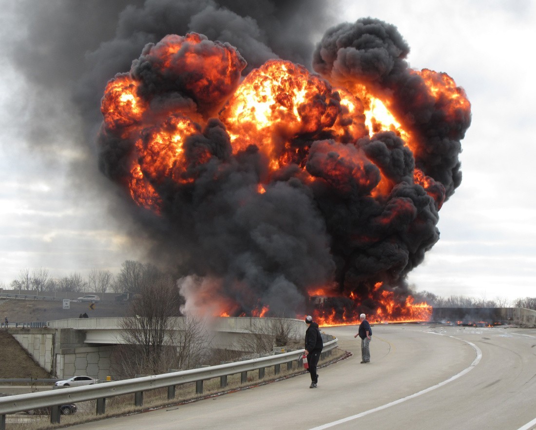 الإعلام العبري يكشف تفاصيل جديدة بشأن انفجارٍ وقع بمصنع للأسلحة في "تل أبيب"