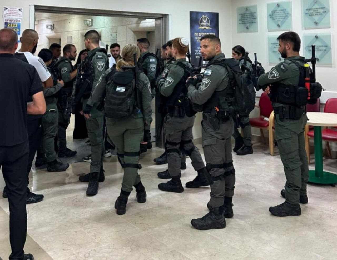 "انتشار للجيش في مستشفى عين كارم"