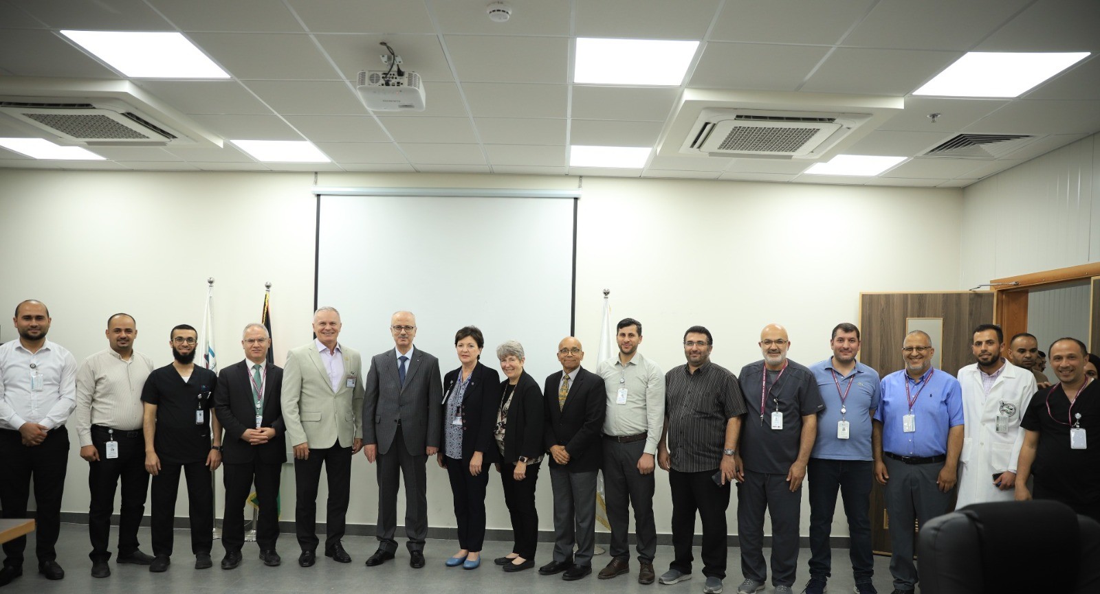 مستشفى النجاح يحصل على تجديد شهادة الاعتمادية الدولية لجودة الخدمات الصحية