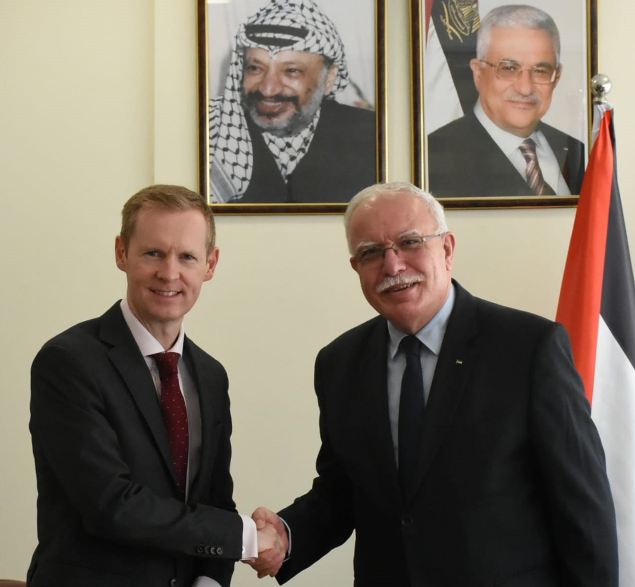 المالكي يلتقي السفير الإيرلندي بمناسبة انتهاء مهامه