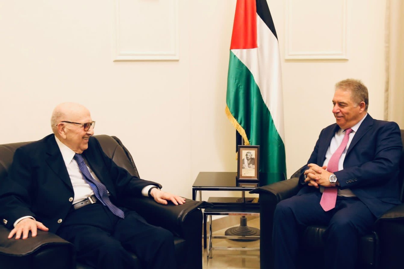 دبور يلتقي بالأمين العام المساعد للجامعة العربية