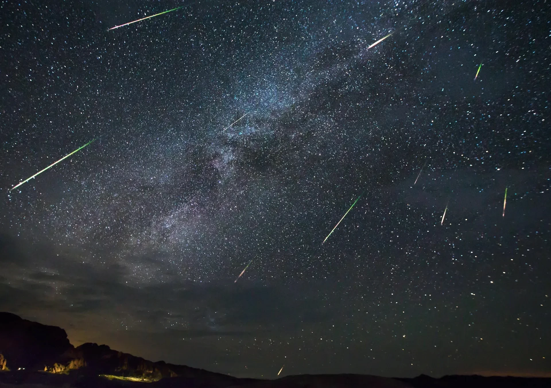 الأردن يشهد ظاهرة "زخات شهب البرشاويات" الجمعة المقبلة