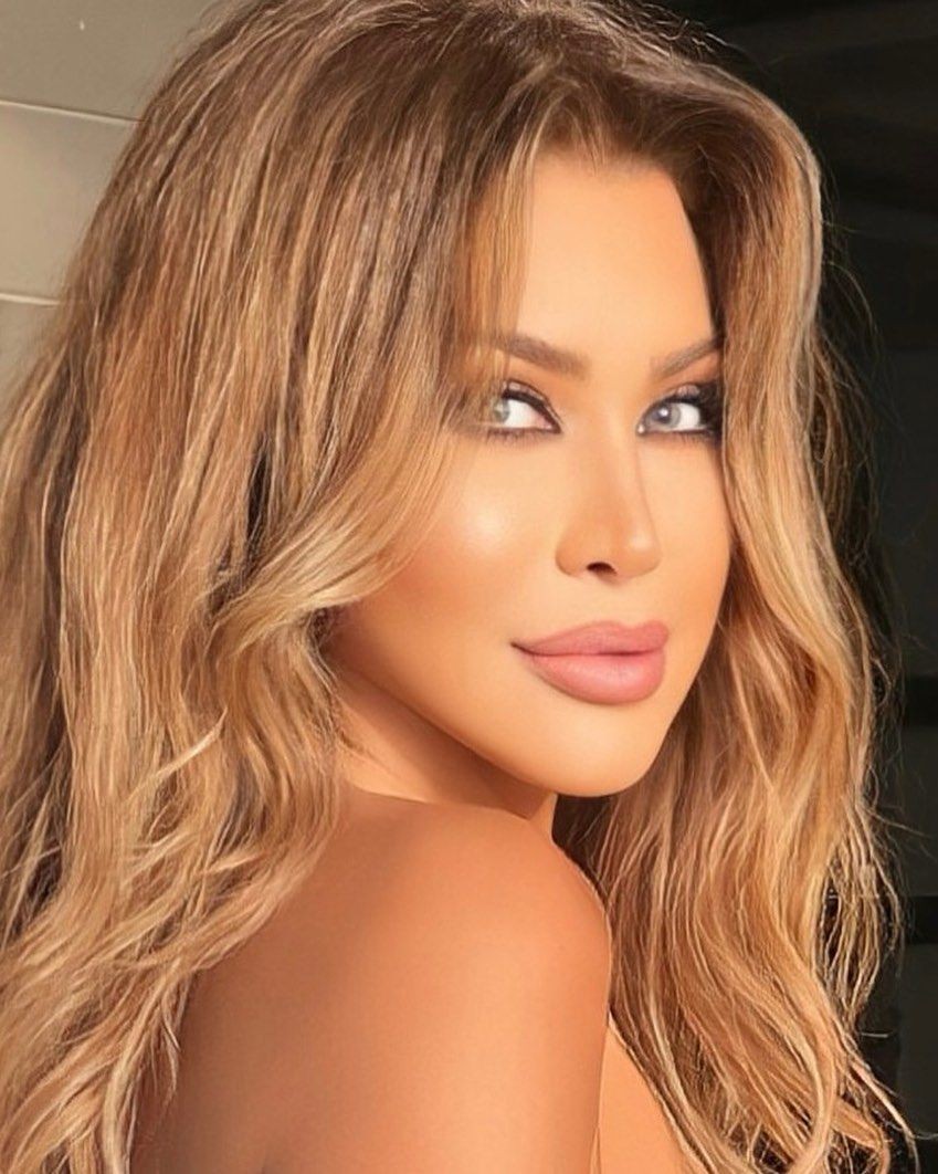 شاهدوا: نوال الزغبي تسقط في المسبح