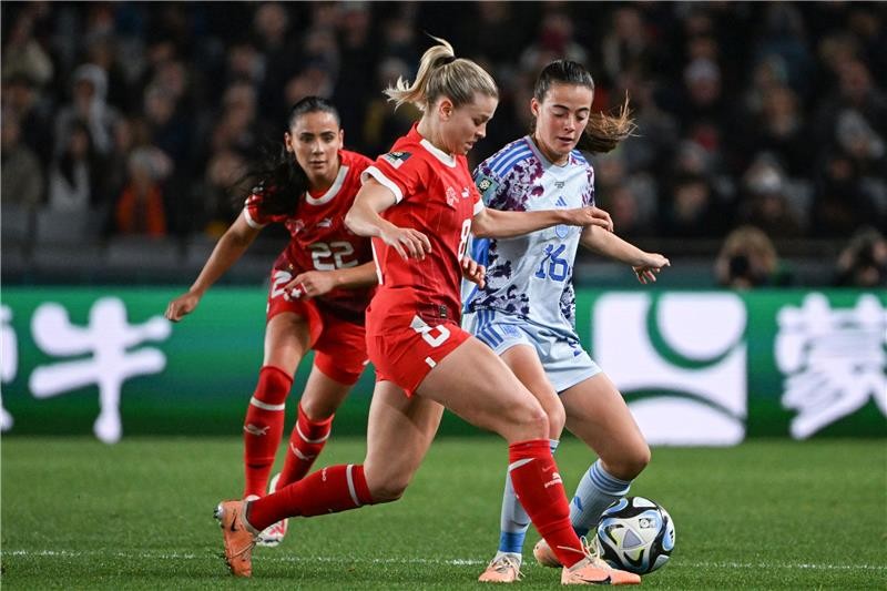 إسبانيا إلى ربع نهائي المونديال بفوز كاسح على سويسرا