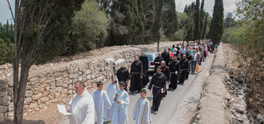 "شؤون الكنائس" تعقب على منع المصلين من الوصول إلى جبل طابور