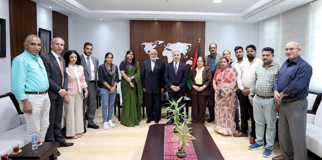 رام الله: اشتية يستقبل وفد المعسكر الهندي الطبي لتركيب الأطراف الصناعية