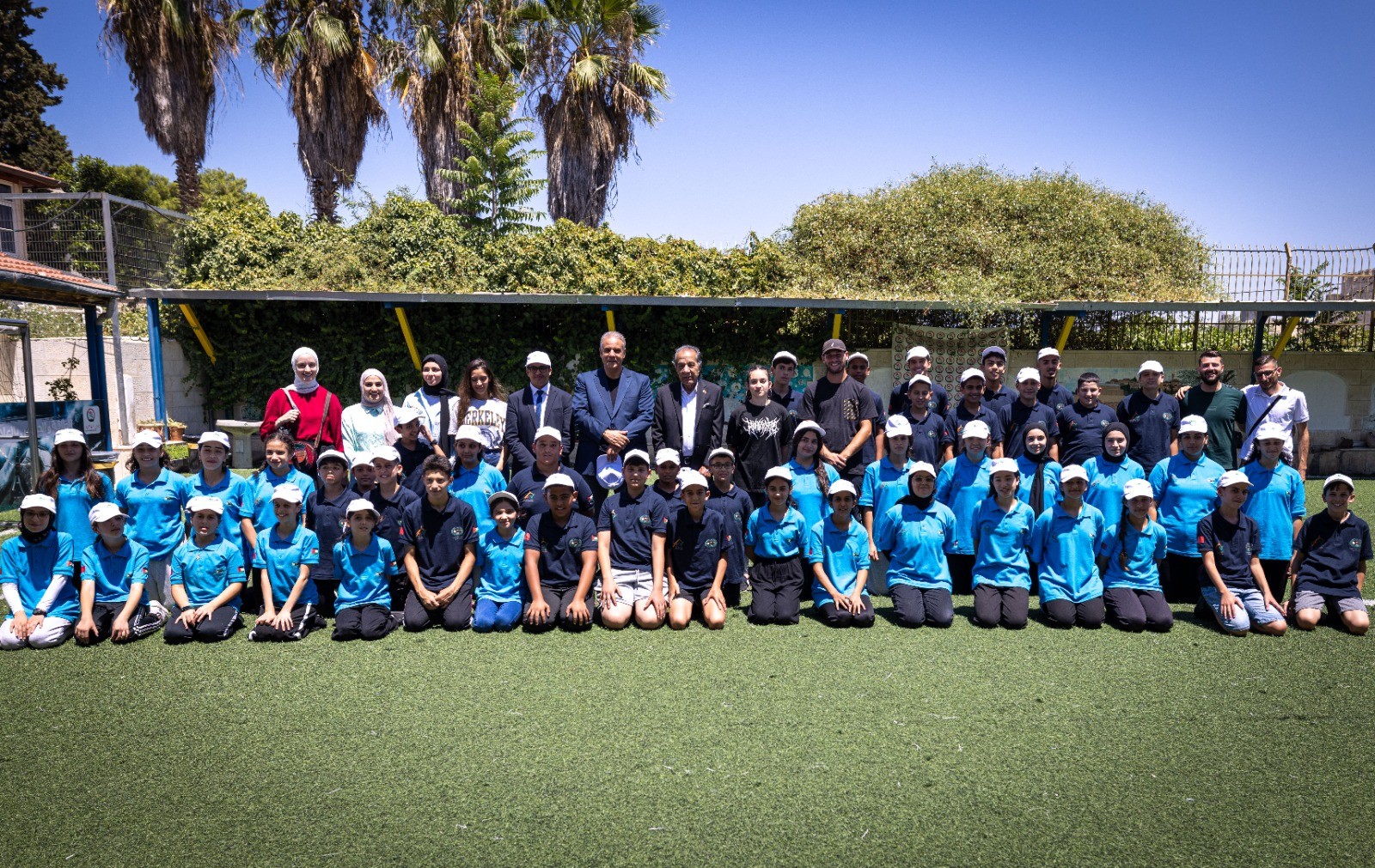 للمشاركة في مخيم صيفي