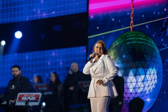 ماذا طلبت سيمون من جمهور حفل "كاسيت 90" ؟