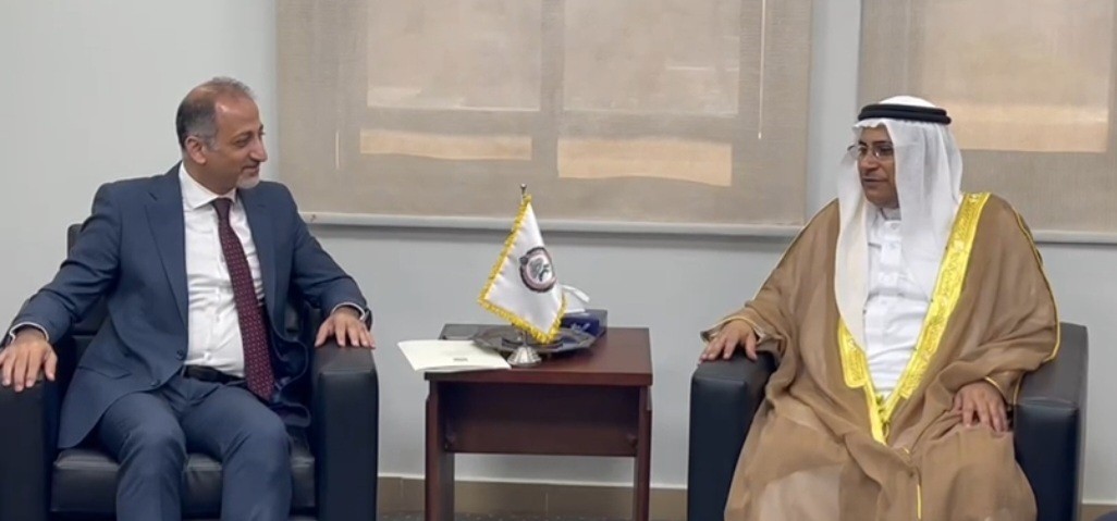 تفاصيل لقاء السفير العكلوك مع رئيس البرلمان العربي في القاهرة