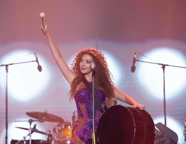 معجب يوقف ميريام فارس عن الغناء خلال حفلها في الرياض