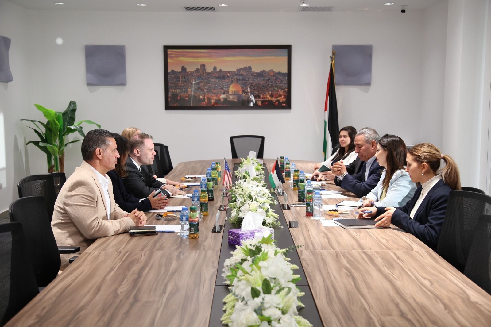 تفاصيل لقاء الشيخ مع نائب مساعد وزير الخارجية الأمريكي في رام الله