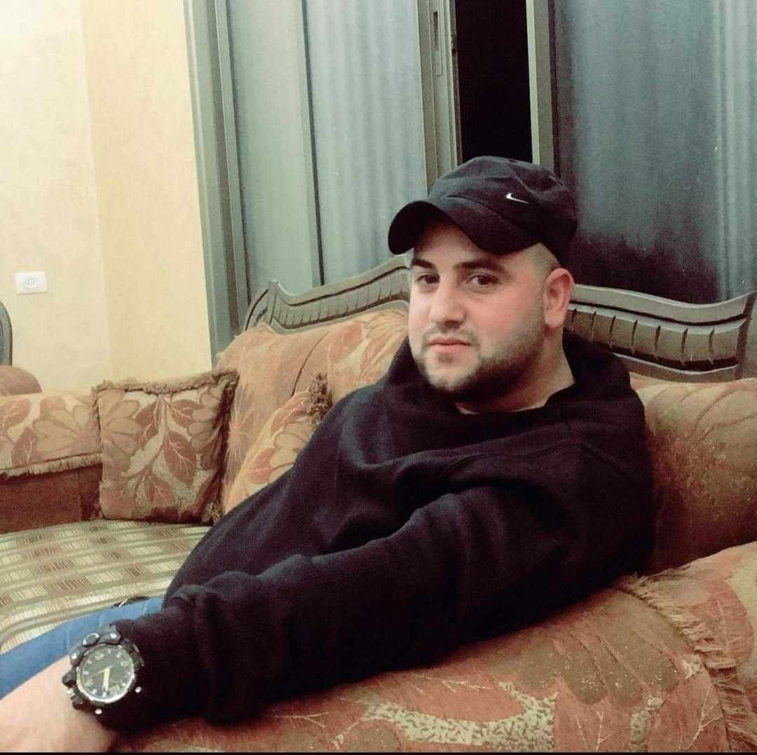 أهالي نابلس يُشيعون جثمان الشهيد عايد القني