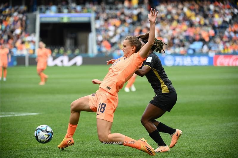 بالصور: هولندا تصعق جنوب إفريقيا وتعبر لربع نهائي مونديال السيدات