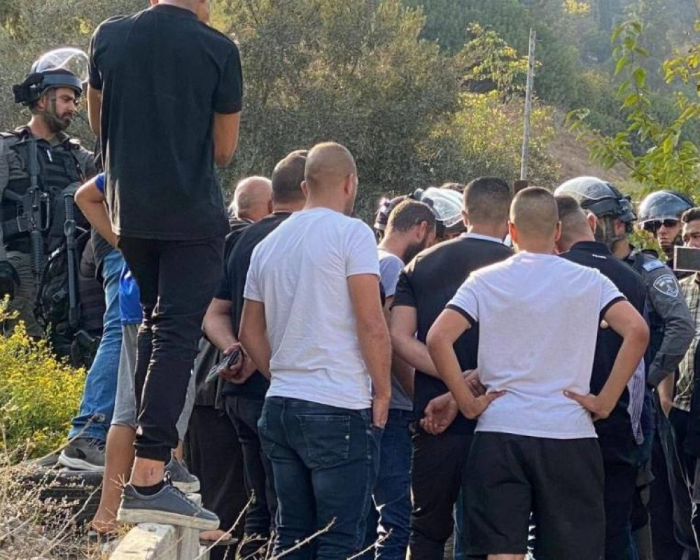 القدس: الاحتلال يقتحم بيت عزاء الشهيد خالد الزعانين ويعتقل شابًا